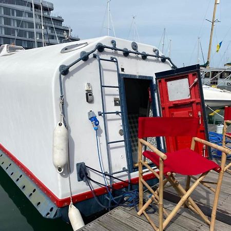 5 Star Ocean Village Marina Reconditioned Rnli Rig Life Boat سوثامبتون المظهر الخارجي الصورة