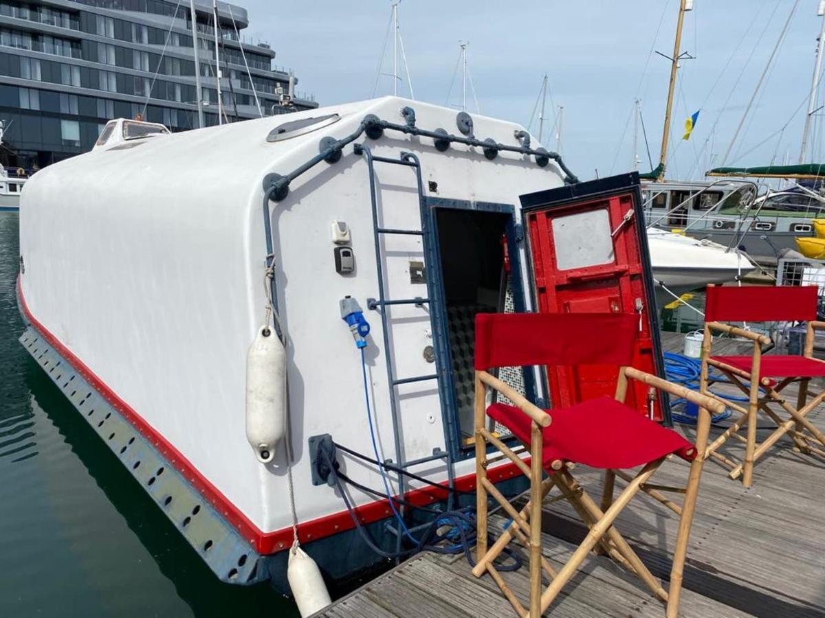 5 Star Ocean Village Marina Reconditioned Rnli Rig Life Boat سوثامبتون المظهر الخارجي الصورة