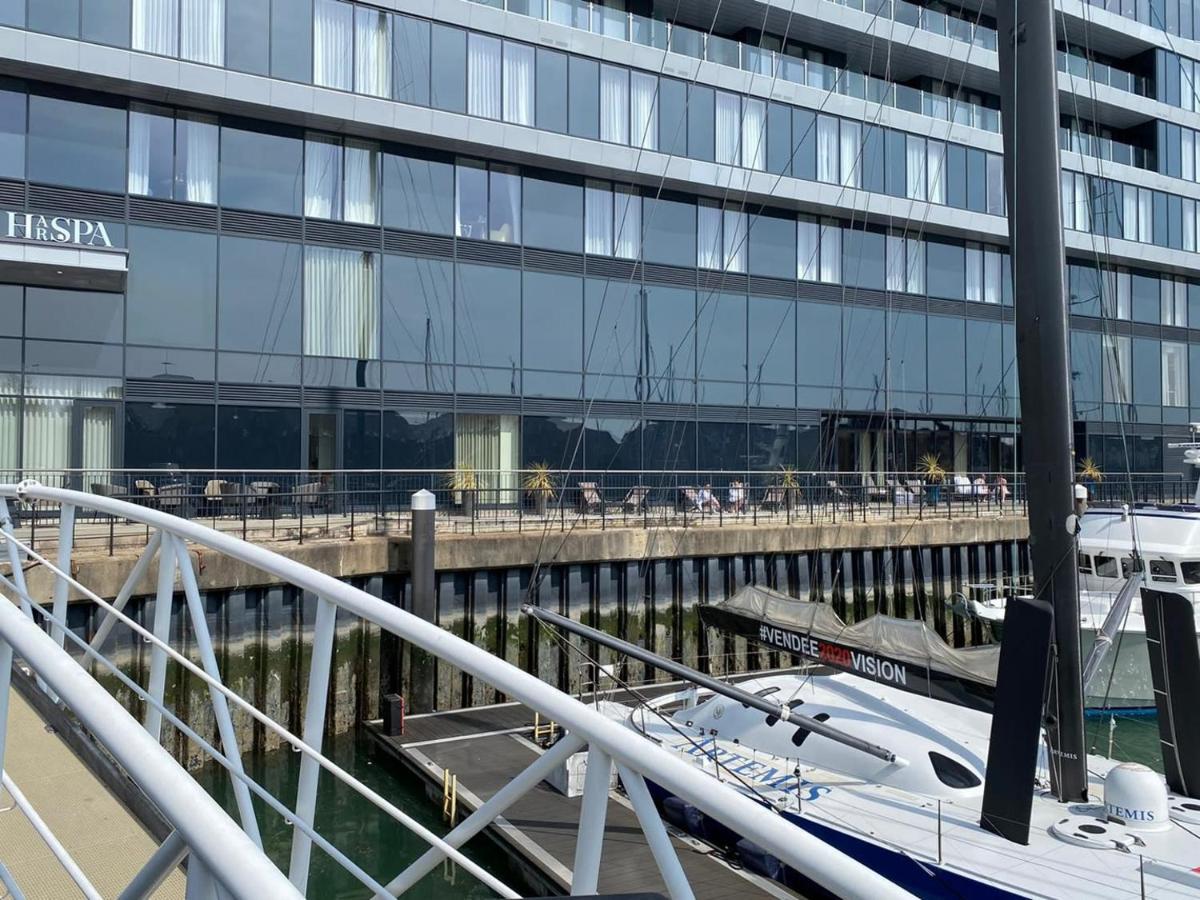 5 Star Ocean Village Marina Reconditioned Rnli Rig Life Boat سوثامبتون المظهر الخارجي الصورة